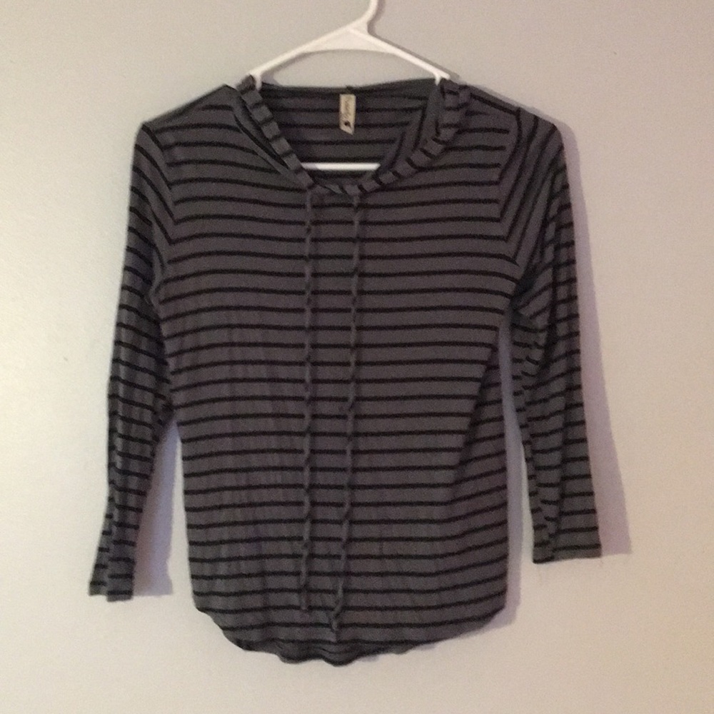 Long sleeve hooded shirt